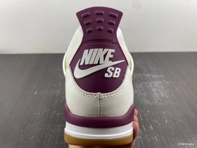x Sapphire SB Jordan 4 DR5415-102 Red 0707